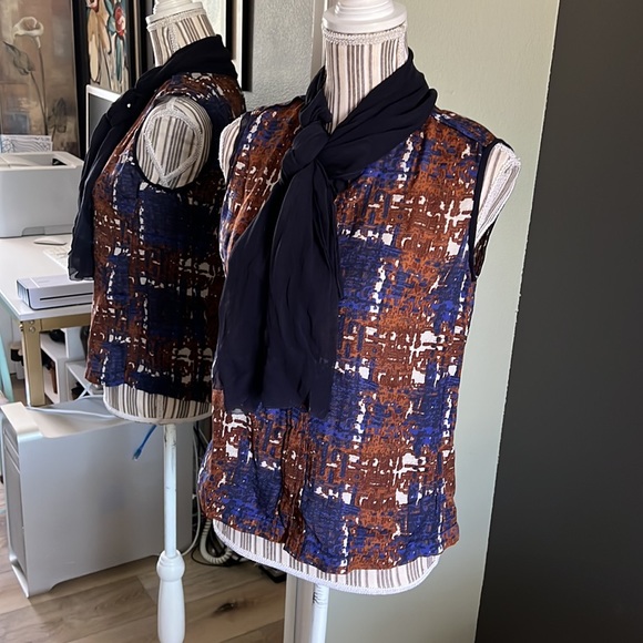 🔥1 hour sale - Tory Burch, sleeveless blouse, bow at neck, size 4
